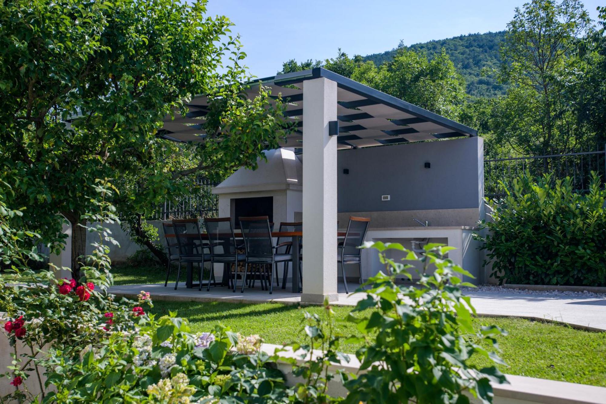 Dicmo Villa Latica מראה חיצוני תמונה